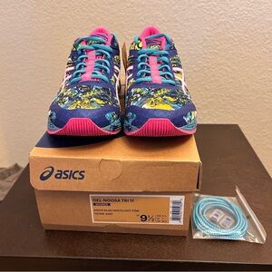 Brand New ASICS Gel-Noosa Tri 11 Size 9.5